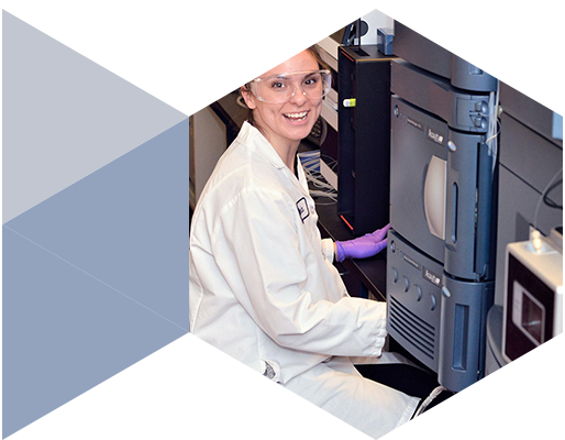 Pictured Regis Technologies Scientist Uses HPLC Gas Chromatography Other Types Of Analysis Assays For Quality Control